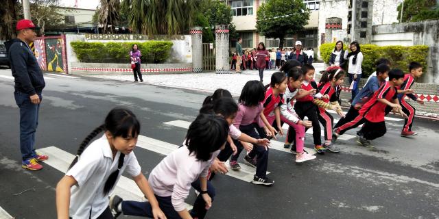 https://www.tplps.hlc.edu.tw/uploads/tadgallery/2019_02_26/123_三甲生活照12.jpg 